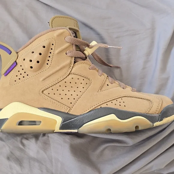 Women's Air Jordan 6 Retro GORE-TEX "Brown Kelp" sneaker. Size 8. - Picture 4 of 8